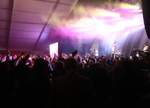 Hør på Radio Rock og vinn festivalpass og overnatting!